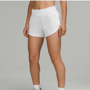 Tracker shorts white